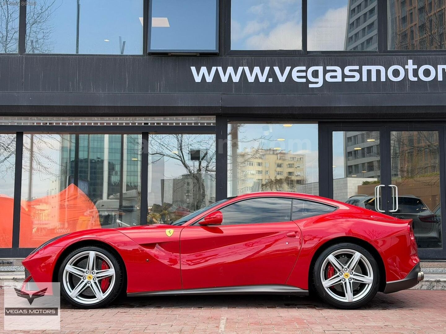 Galeriden Ferrari F12 Berlinetta 2013 Model İstanbul 48.700 km Kırmızı 5