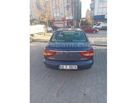 Sahibinden Renault Megane 1.4 Authentique 2003 Model  240.000 km Lacivert