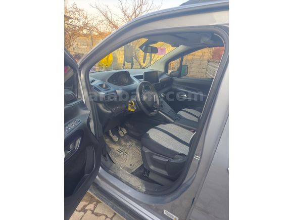 Sahibinden Peugeot Rifter 1.5 BlueHDI Allure 2023 Model