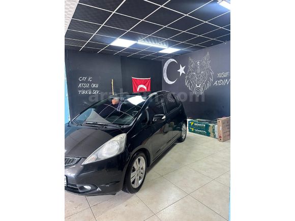 Memurdan, muayenesi yeni, temiz, bakımlı ve sorunsuz Honda Jazz.”