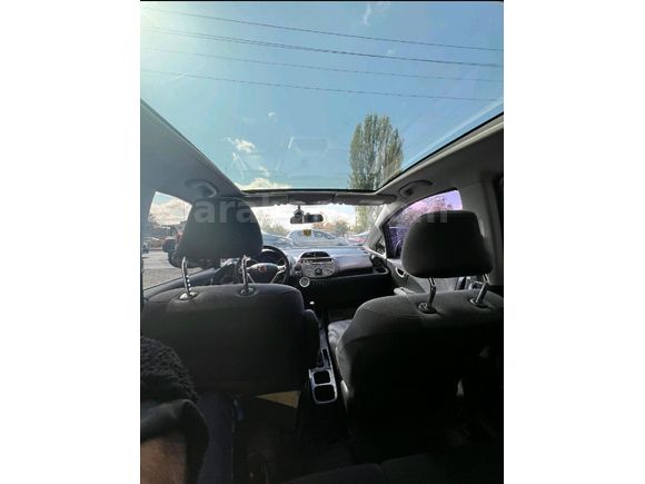 Memurdan, muayenesi yeni, temiz, bakımlı ve sorunsuz Honda Jazz.”