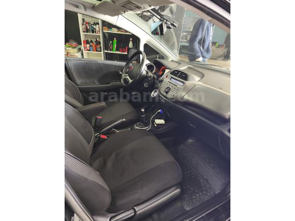 Memurdan, muayenesi yeni, temiz, bakımlı ve sorunsuz Honda Jazz.”