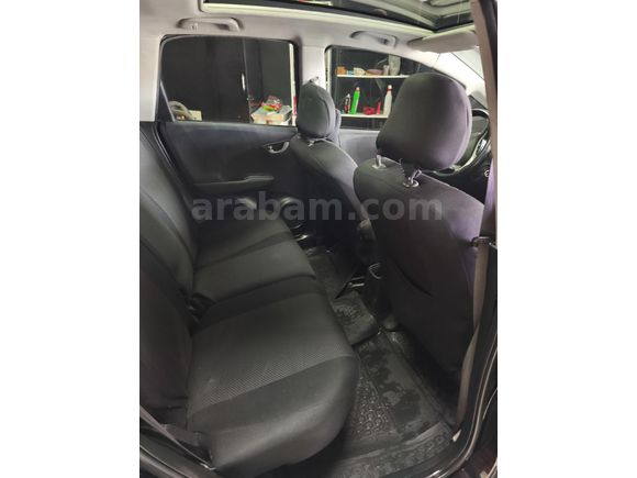 Memurdan, muayenesi yeni, temiz, bakımlı ve sorunsuz Honda Jazz.”