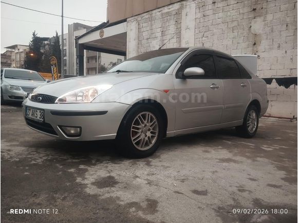 Sahibinden Ford Focus 1.6 Ghia 2004 Model