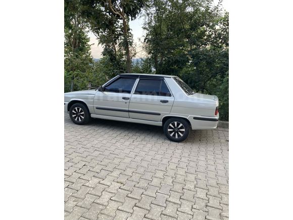 Sahibinden Renault R 9 1.4 Broadway RNi 2000 Model  209.000 km Gri (Gümüş)