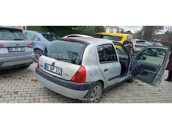 Sahibinden Renault Clio 1.4 RTA 2000 Model