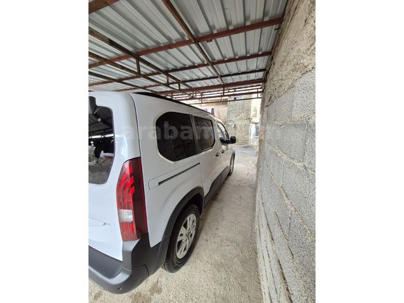 Sahibinden Peugeot Rifter 1.5 BlueHDI Allure 2025 Model