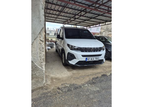 Sahibinden Peugeot Rifter 1.5 BlueHDI Allure 2025 Model