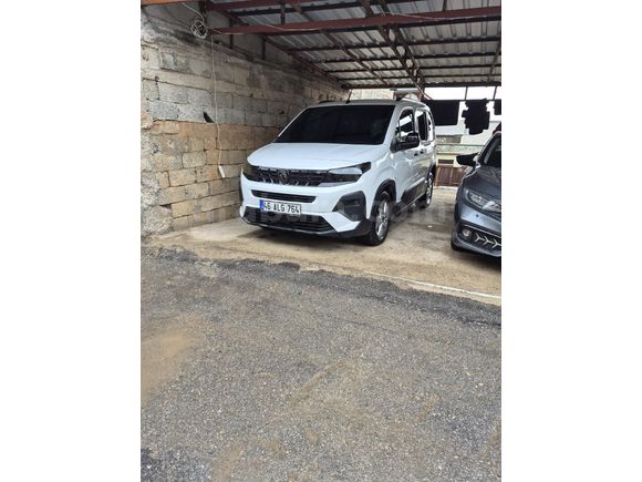Sahibinden Peugeot Rifter 1.5 BlueHDI Allure 2025 Model