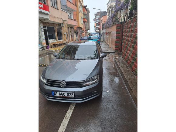 Sahibinden Volkswagen Jetta 1.4 TSi BlueMotion Comfortline 2017 Model  195.000 km Gri (metalik)