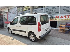 Sahibinden Peugeot Partner 1.6 HDI Adventure 2011 Model  251.000 km Beyaz