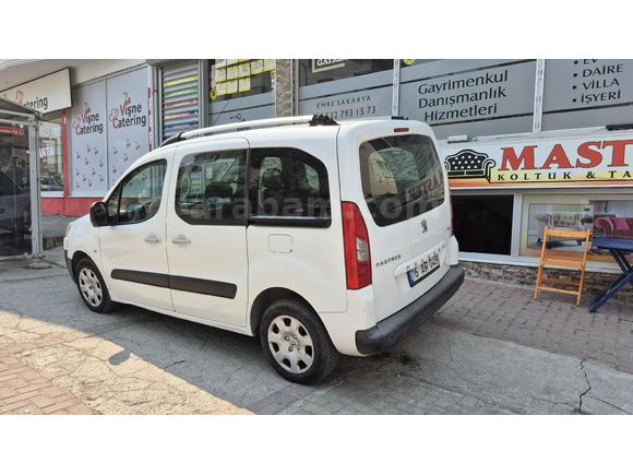 Sahibinden Peugeot Partner 1.6 HDI Adventure 2011 Model  251.000 km Beyaz