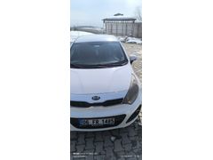 sahibinden Kia Rio 1.4 CRDi Fancy 2014 Model  194.000 km Beyaz