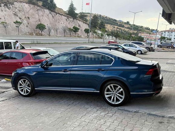Volkswagen Passat 2.0 TDi 108 binde hatasız boyasız tramersiz  cam tavan 