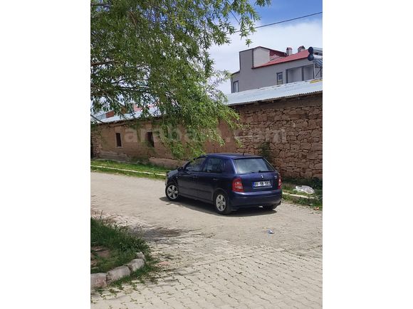 Sahibinden Bayram Şekeri Skoda Fabia 1.4 Comfort 2001 Model  415.000 km Mavi