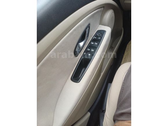 Sahibinden Renault Fluence 1.6 Expression 2010 Model  200.000 km Siyah