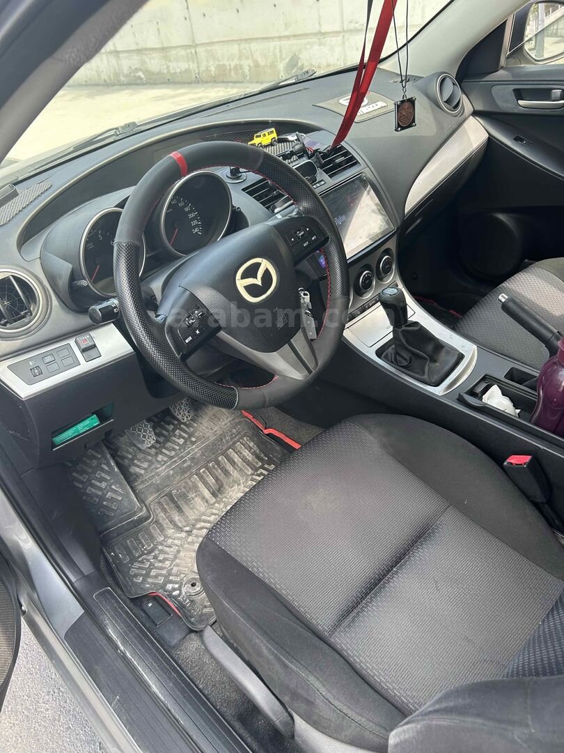 Sahibinden Mazda 3 1.6 Touring 2010 Model İstanbul 233.000 km Gri (Gümüş) 4