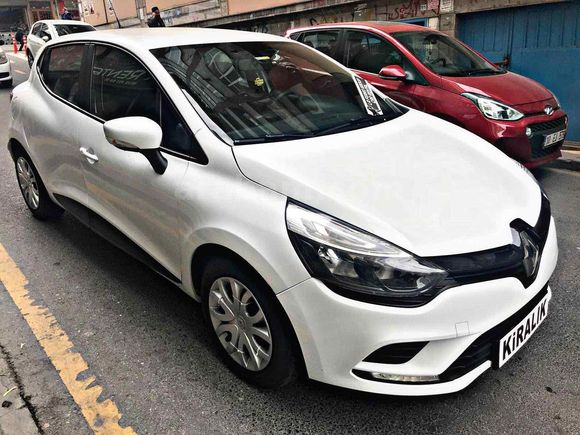 LA FERRO CAR RENTAL'DEN RENAULT CLİO 2000TL