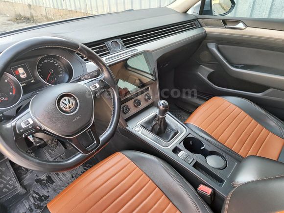 PASSAT 2018 ÇIKIŞLI CAM TAVAN SANGRUFLU