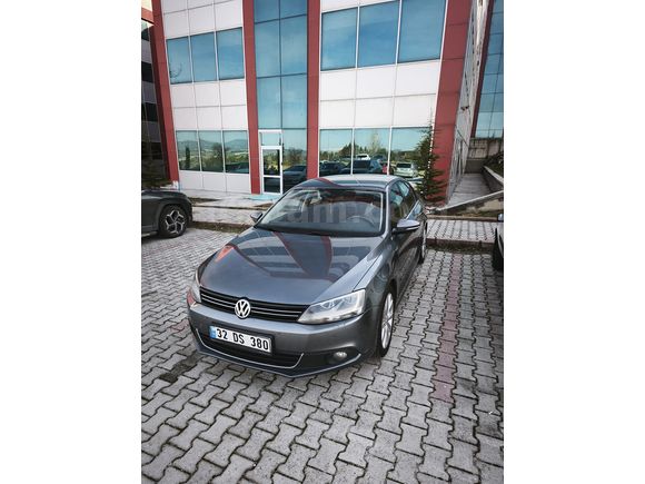 Akademisyenden Volkswagen Jetta 1.6 TDi Highline 2011 Model Aile Aracı