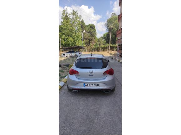 Bakımlı Opel Astra j kasa Tesla ekran