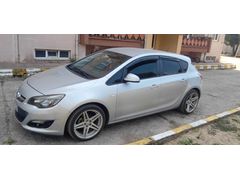Bakımlı Opel Astra j kasa Tesla ekran