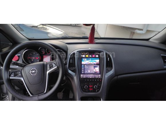 Bakımlı Opel Astra j kasa Tesla ekran
