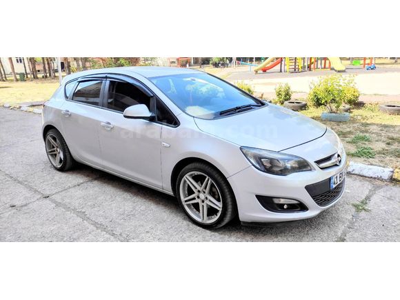 Bakımlı Opel Astra j kasa Tesla ekran