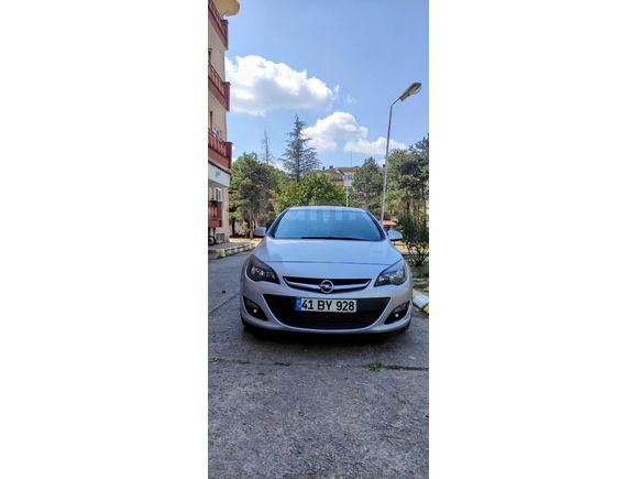 Bakımlı Opel Astra j kasa Tesla ekran