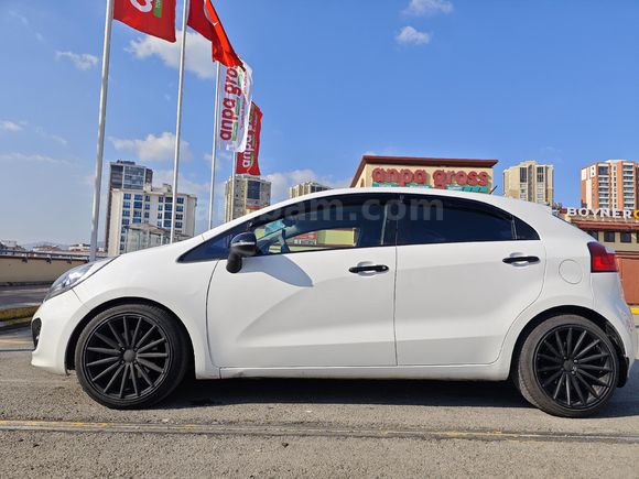 Sahibinden Kia Rio 1.4 CRDi Sporty 2012 Model
