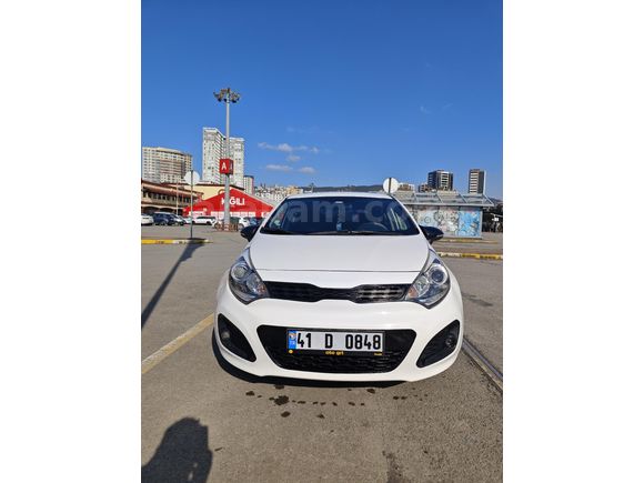 Sahibinden Kia Rio 1.4 CRDi Sporty 2012 Model