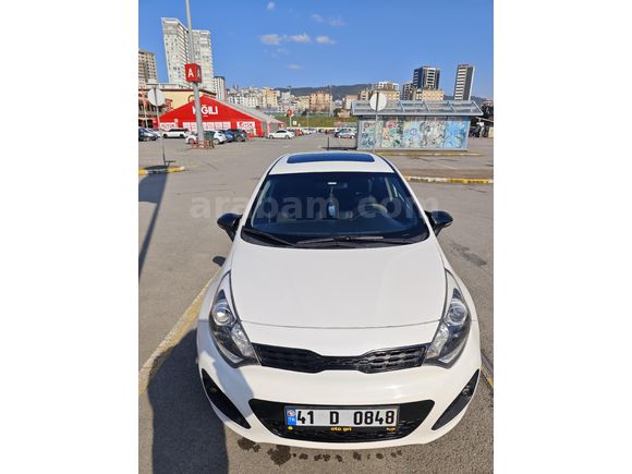 Sahibinden Kia Rio 1.4 CRDi Sporty 2012 Model