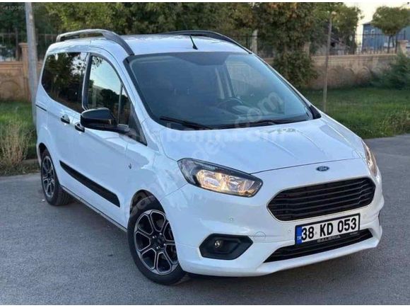 Sahibinden Ford Tourneo Courier 1.5 TDCi Titanium Plus 2022 Model 2023 model çıkışlı  76.000 km Beyaz