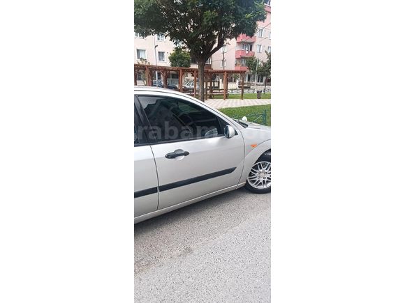 Sahibinden Ford Focus 1.6 Ghia 2001 Model