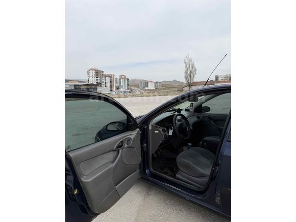 Sahibinden Ford Focus 1.6 Ambiente 2000 Model 