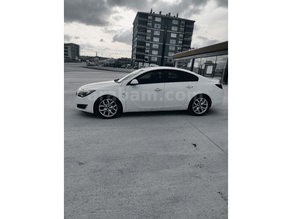Sahibinden Opel Insignia 2.0 CDTI Edition Elegance 2013 Model