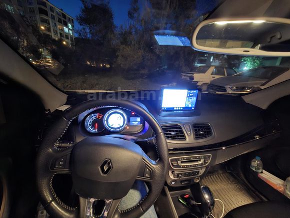 51000 km Fluence 1.6 Icon 2013 Model