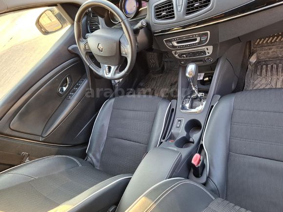 51000 km Fluence 1.6 Icon 2013 Model