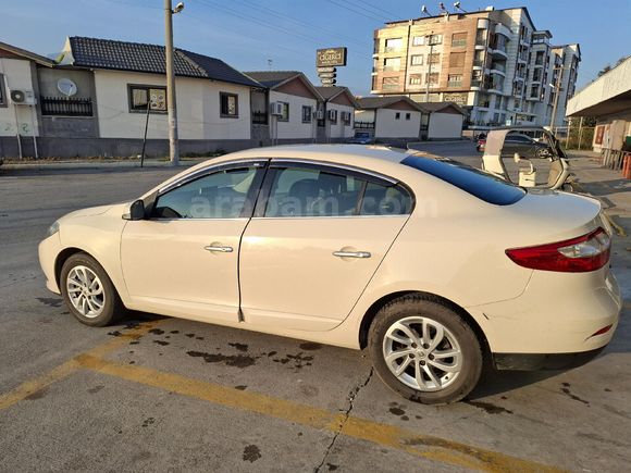51000 km Fluence 1.6 Icon 2013 Model