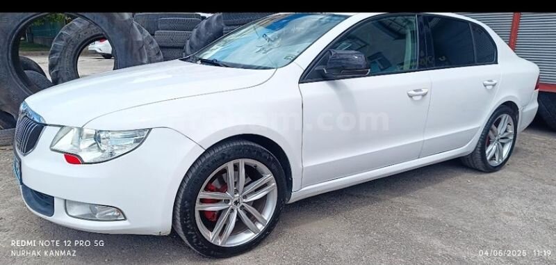Sahibinden Skoda SuperB 1.4 TSI Comfort 2011 Model Hakkari 220.000 km Beyaz