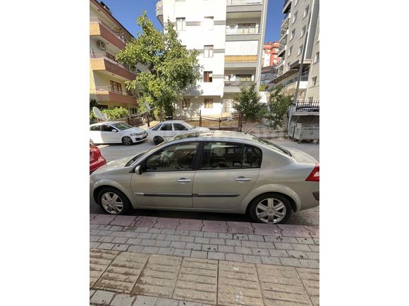 Sunrooflu düşük km Megane 2