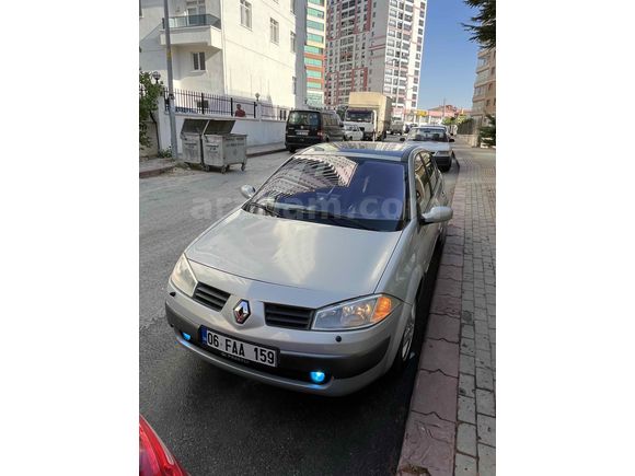 Sunrooflu düşük km Megane 2