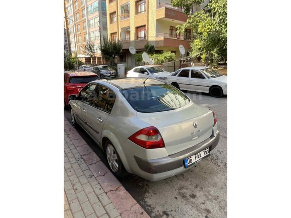 Sunrooflu düşük km Megane 2