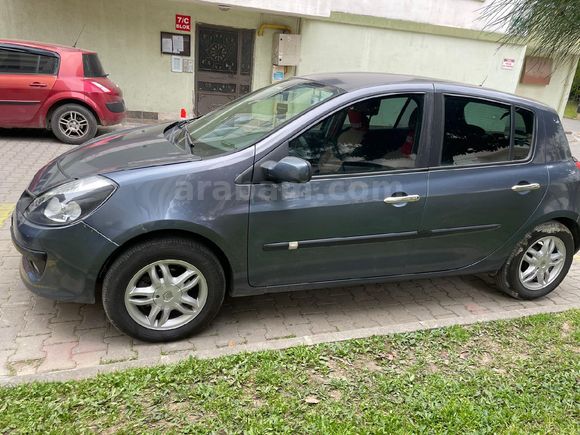 Sahibinden Renault Clio 1.4 Dynamique 2006 Model  267.000 km Mavi
