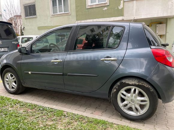 Sahibinden Renault Clio 1.4 Dynamique 2006 Model  267.000 km Mavi