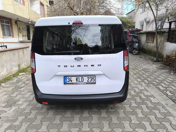 Sahibinden Ford Tourneo Courier 1.5 EcoBlue Deluxe 2024 Model