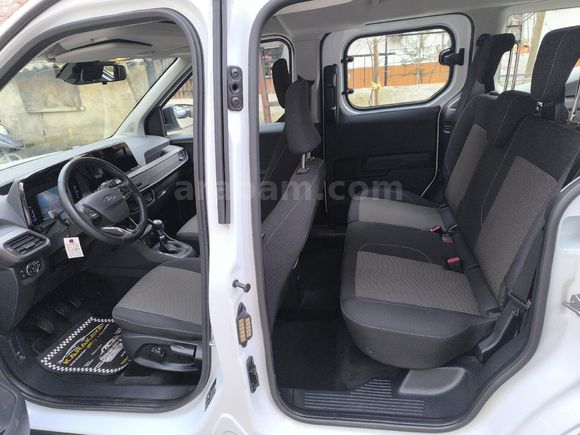 Sahibinden Ford Tourneo Courier 1.5 EcoBlue Deluxe 2024 Model