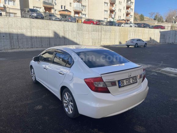 Sahibinden Honda Civic 1.6i VTEC ECO Elegance 2012 Model 