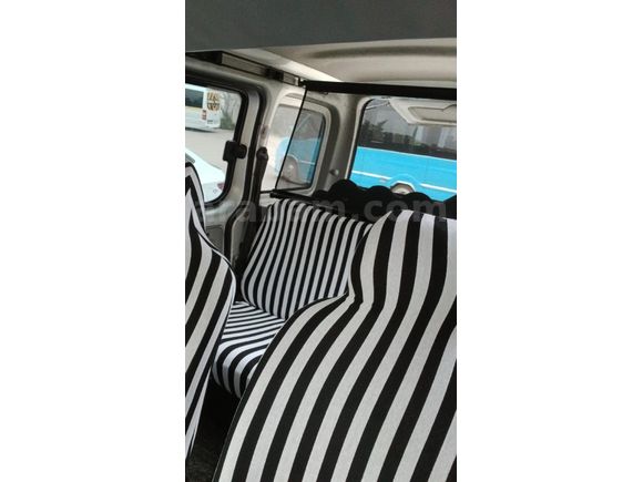 Sahibinden Renault Kangoo Multix 1.5 dCi Expression Chromeline 2010 Model