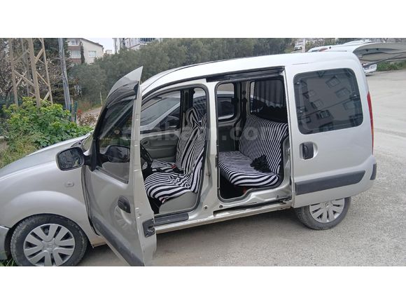 Sahibinden Renault Kangoo Multix 1.5 dCi Expression Chromeline 2010 Model